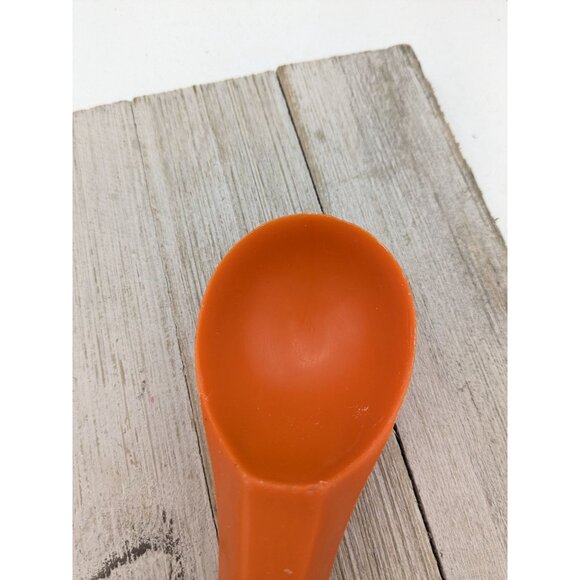 Vintage Rubbermaid 1910 Orange Plastic Ice Cream Scoop 7 1/2" #3 - Picture 2 of 8